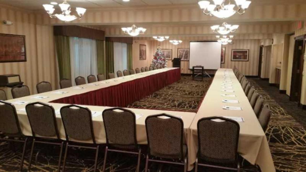 Holiday Inn Express Hotel & Suites Youngstown North-Warren/Niles By Ihg Zewnętrze zdjęcie