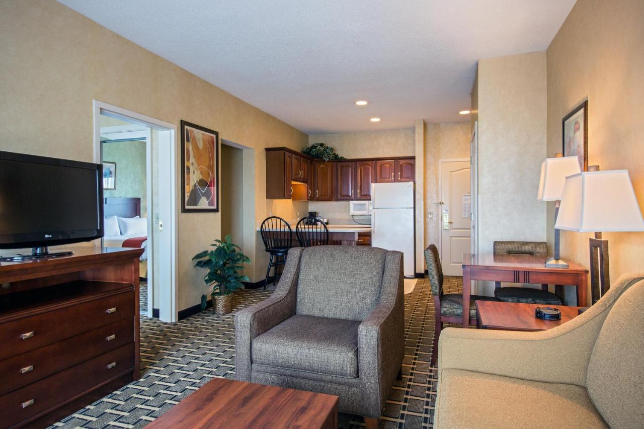 Holiday Inn Express Hotel & Suites Youngstown North-Warren/Niles By Ihg Zewnętrze zdjęcie