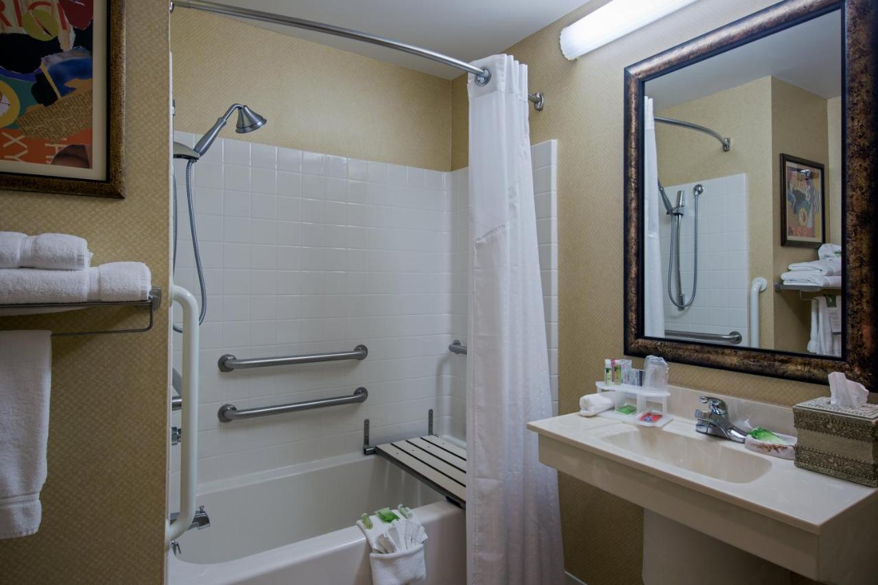 Holiday Inn Express Hotel & Suites Youngstown North-Warren/Niles By Ihg Zewnętrze zdjęcie