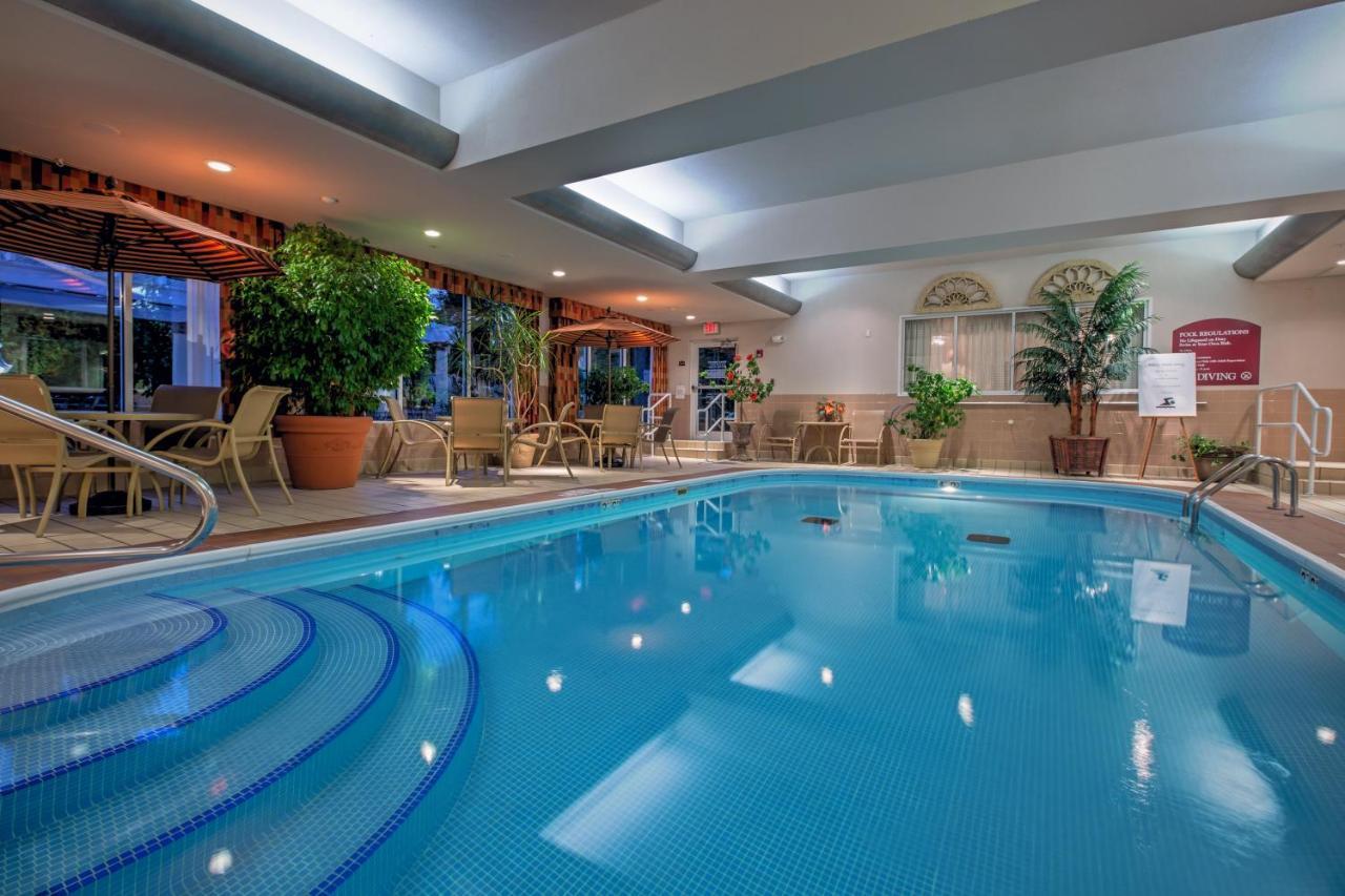 Holiday Inn Express Hotel & Suites Youngstown North-Warren/Niles By Ihg Zewnętrze zdjęcie